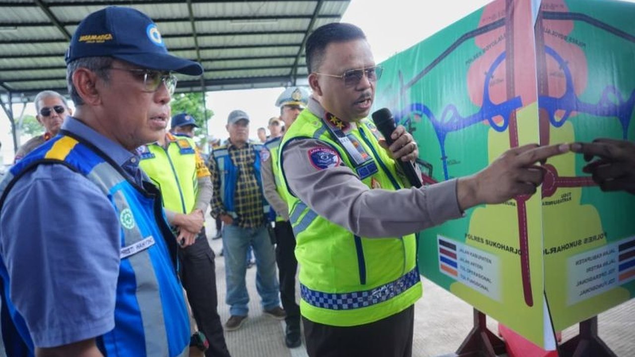 Kakorlantas Polri Irjen Pol. Agus Suryonugroho memastikan kesiapan Tol Prambanan untuk Kesiapan Nataru 2025-2026, antisipasi jutaan kendaraan yang akan melintas.