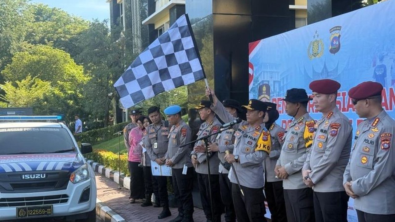 Polda Sumbar kembali menyalurkan **bantuan logistik** bagi masyarakat terdampak bencana alam di lima daerah prioritas. Kapolda Irjen Pol Gatot Tri Suryanta memastikan bantuan ini tepat sasaran dan berkelanjutan.
