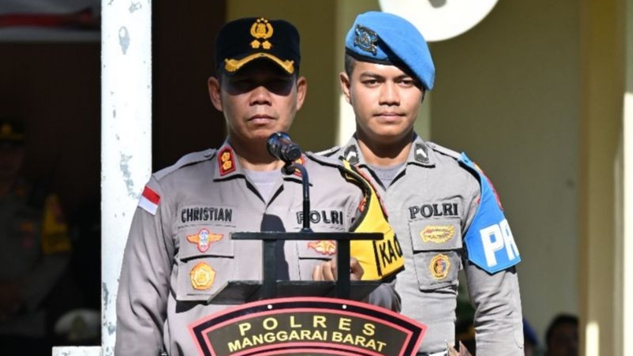 Polres Manggarai Barat mengeluarkan imbauan **Waspada Cuaca Ekstrem** bagi pengendara di Labuan Bajo. Ketahui tips aman berkendara untuk menghindari bahaya longsor dan banjir demi keselamatan bersama.