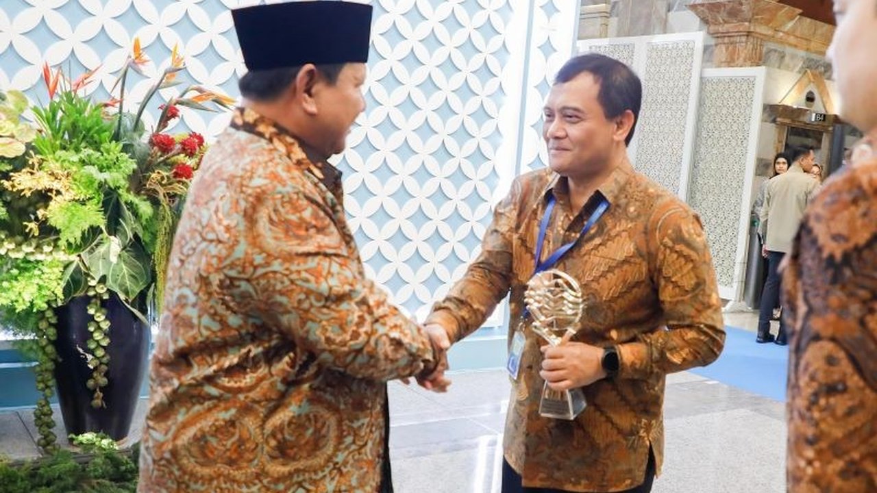 Pemerintah Provinsi Jawa Tengah kembali meraih predikat TPID Terbaik se-Jawa-Bali untuk kedua kalinya. Simak strategi kolaboratif yang menjaga inflasi tetap stabil dan mendorong pertumbuhan ekonomi di wilayah ini.