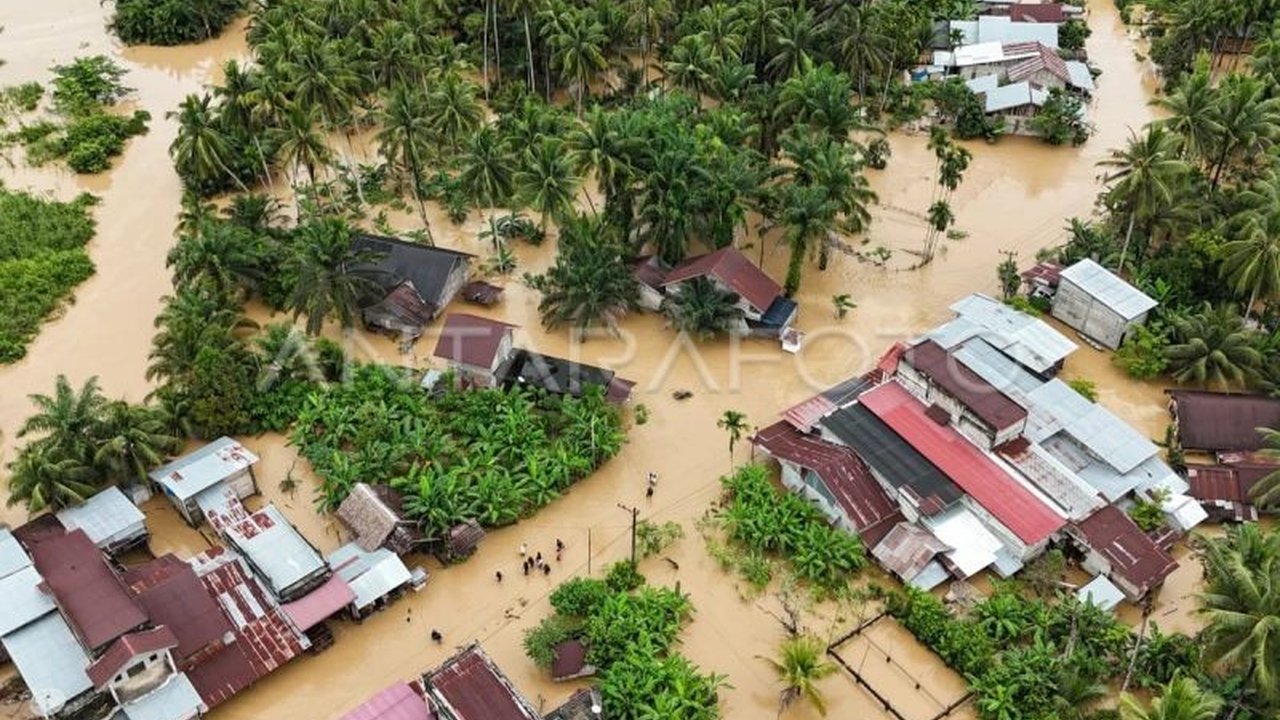 Pemerintah Aceh mengumumkan bahwa bantuan logistik dari pemerintah pusat, termasuk dari Presiden Prabowo Subianto, untuk penanganan bencana hidrometeorologi di Aceh telah mulai berdatangan. Hal ini menandakan fokus serius pemerintah pusat terhadap penangg