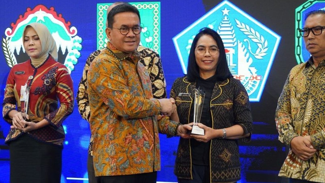 Provinsi Bali berhasil meraih Penghargaan Perlindungan Konsumen Bali 2025 dari Kementerian Perdagangan. Pengakuan ini menegaskan komitmen kuat daerah dalam menjaga hak-hak konsumen.