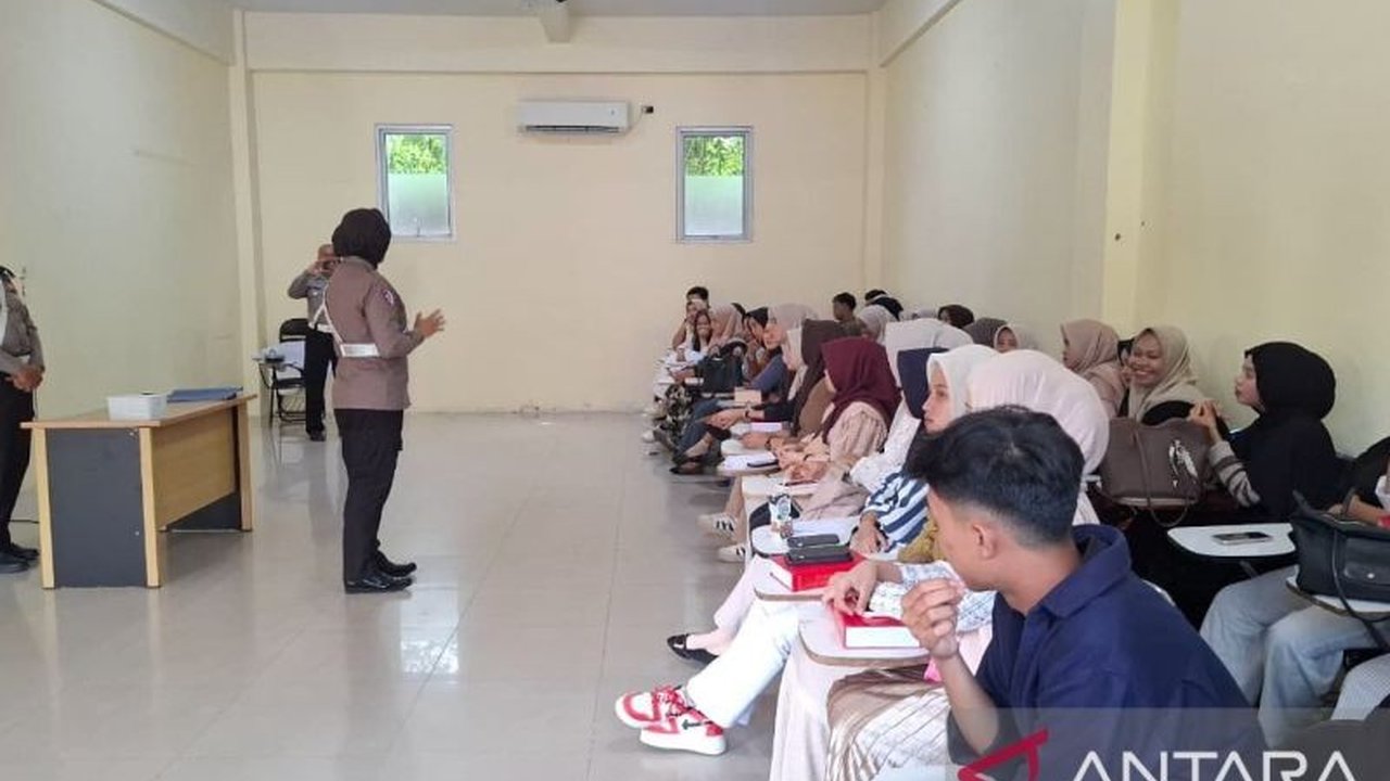 Satgas Preemtif Operasi Zebra Polda Jambi gencar menyosialisasikan keselamatan lalu lintas kepada pelajar dan mahasiswa demi menekan angka kecelakaan dan pelanggaran di jalan raya.