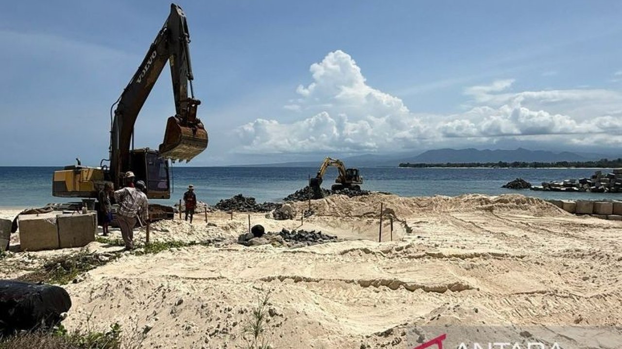 Koalisi aktivis lingkungan menyoroti dampak Proyek Dinding Pantai Gili Meno senilai Rp70 miliar yang diduga merusak terumbu karang dan biota laut, memicu kekecewaan global.