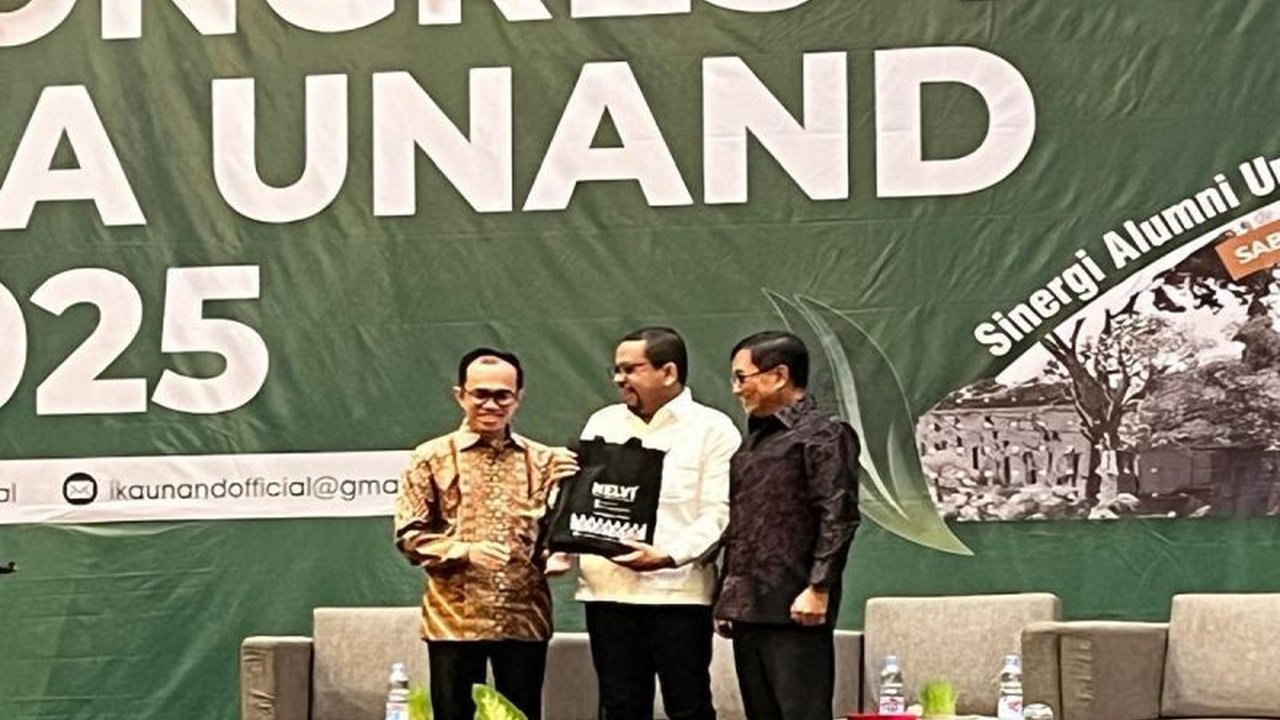 Rektor Unand Dr. Eva Yonedi menyatakan IKA Unand adalah kekuatan strategis yang mendorong banyak perubahan, baik untuk kampus maupun Indonesia, dalam Kongres VII IKA Unand.