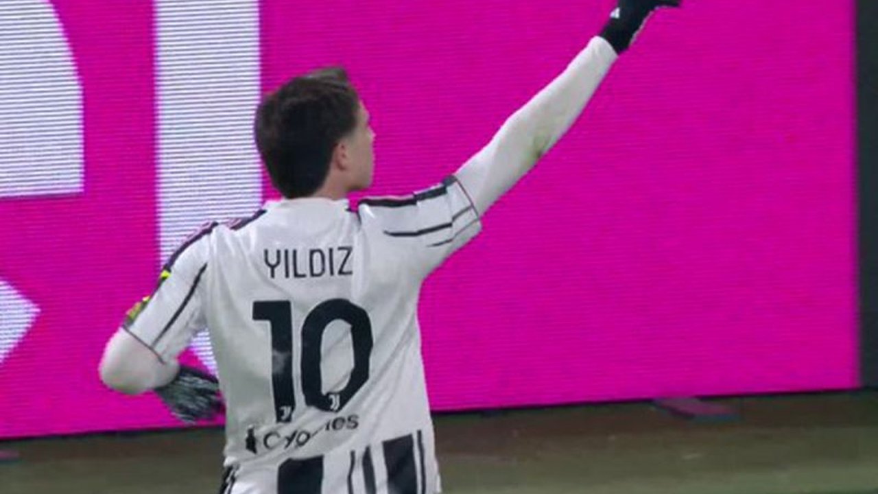 Pekan ke-13 Liga Italia 2025/2026 menyajikan drama menarik. Juventus sukses melanjutkan tren positif, sementara AC Milan berhasil merebut puncak klasemen. Siapa saja pencetak golnya?