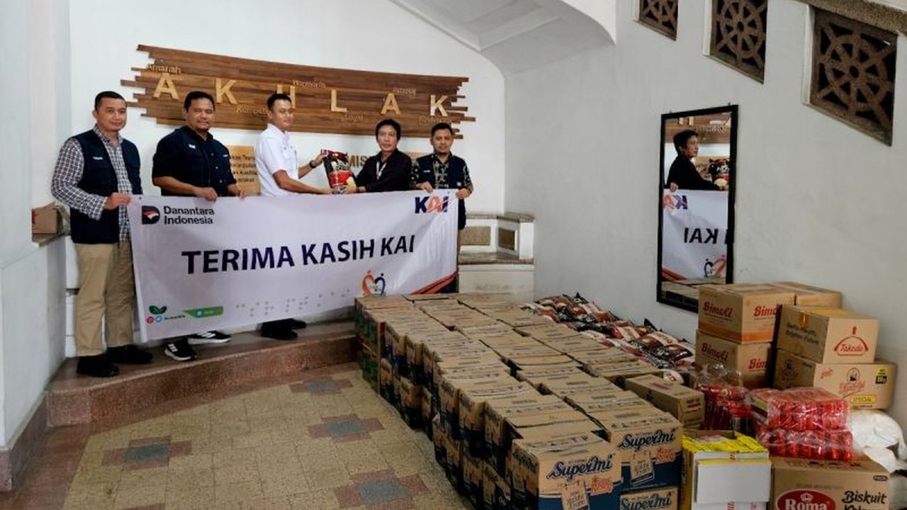 PT KAI (Persero) melalui program KAI Quick Response Peduli Bencana menyalurkan bantuan kemanusiaan bagi masyarakat terdampak banjir di Sumatera Utara, Aceh, dan Sumatera Barat. Simak detail penyaluran bantuan KAI Peduli Bencana ini.