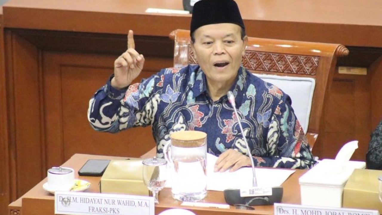 Wakil Ketua MPR Hidayat Nur Wahid mendesak PBB agar Hari Solidaritas Internasional Palestina diwujudkan dengan aksi nyata, bukan sekadar seremonial, menyoroti pelanggaran hak asasi.