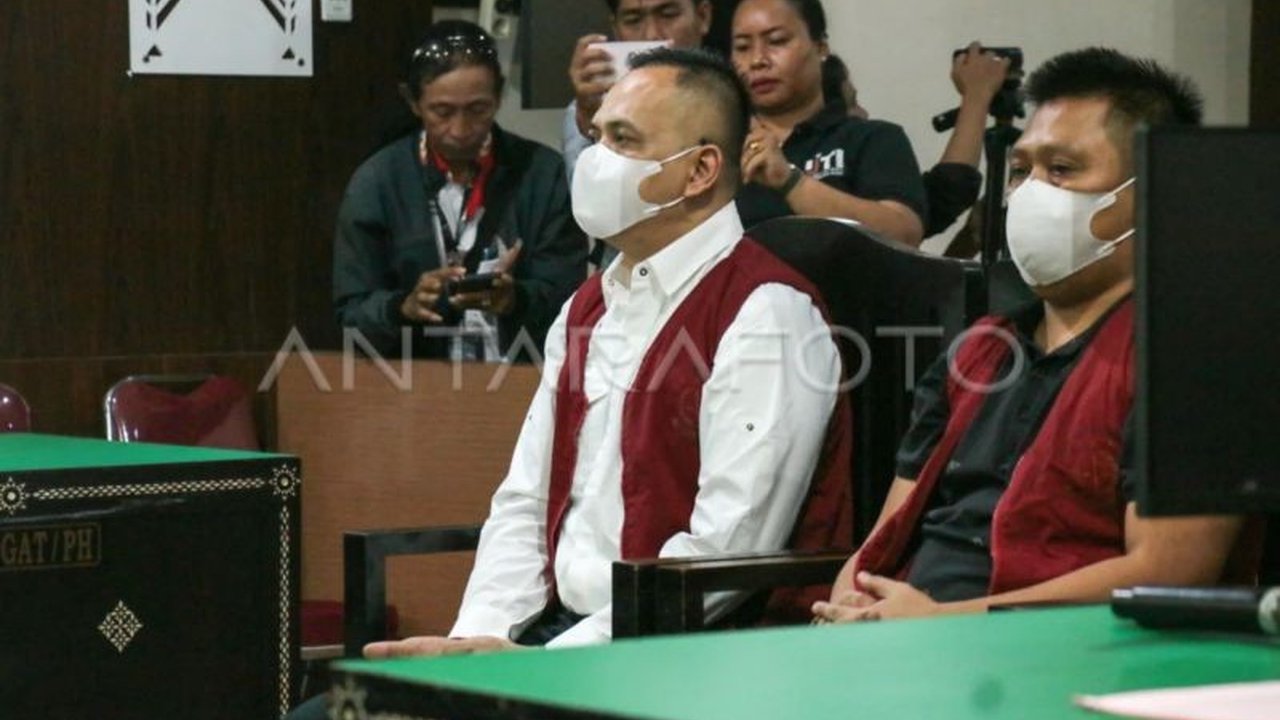 Polda NTB resmi PTDH Ipda Aris, terdakwa kasus pembunuhan Brigadir Nurhadi. Keputusan ini diambil setelah bandingnya ditolak, menandai babak baru dalam kasus yang menyita perhatian publik.