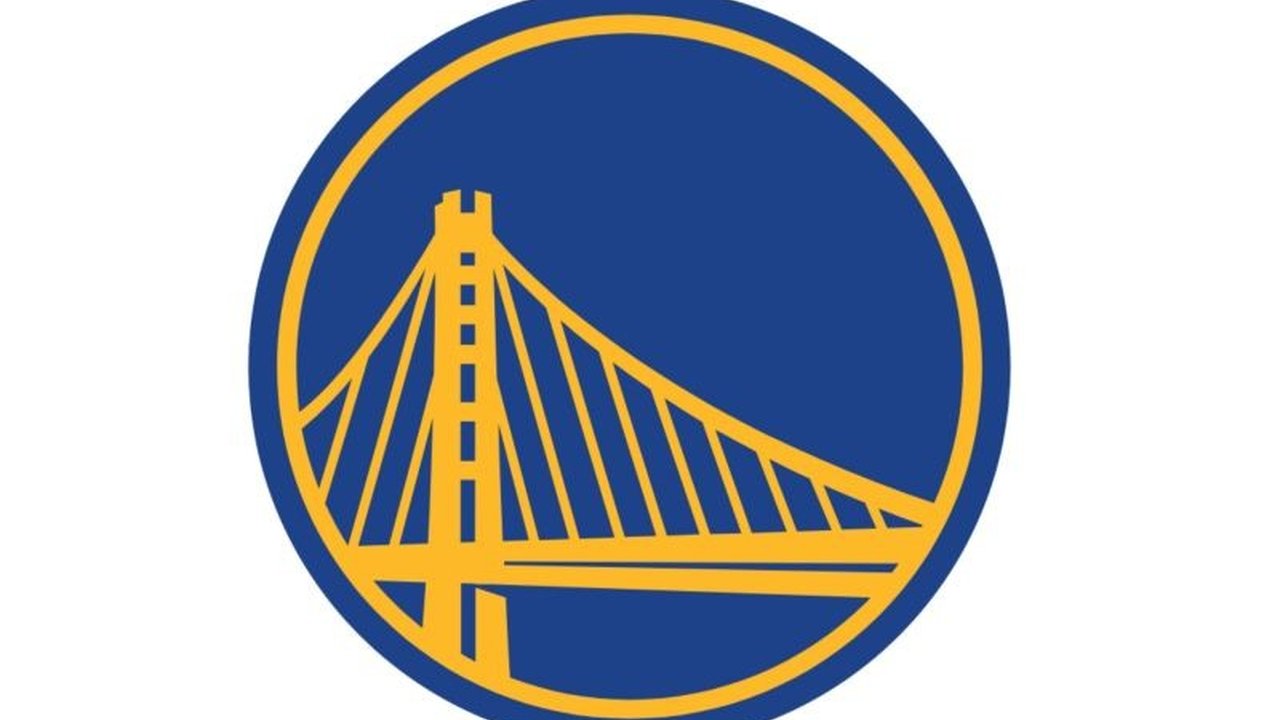 Jimmy Butler tampil gemilang memimpin Golden State Warriors Kalahkan Pelicans 104-96 di Chase Center, meski tanpa Stephen Curry. Simak detail pertandingan seru ini!