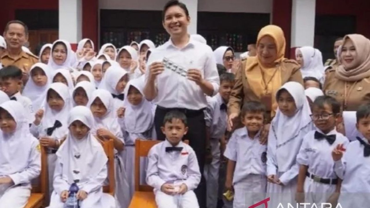 Pemerintah Kabupaten Cianjur berupaya keras mengatasi kekurangan guru di Cianjur yang mencapai 6.444 orang. Bagaimana strategi Pemkab Cianjur memenuhi kebutuhan tenaga pengajar?