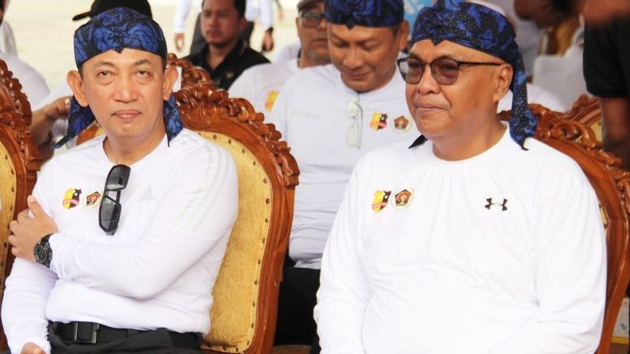 Kapolri Jenderal Listyo Sigit Prabowo dan Ketum PWI Akhmad Munir memimpin hening cipta serta menggalang dana untuk korban bencana Sumatera, menunjukkan kepedulian nyata terhadap musibah hidrometeorologi.