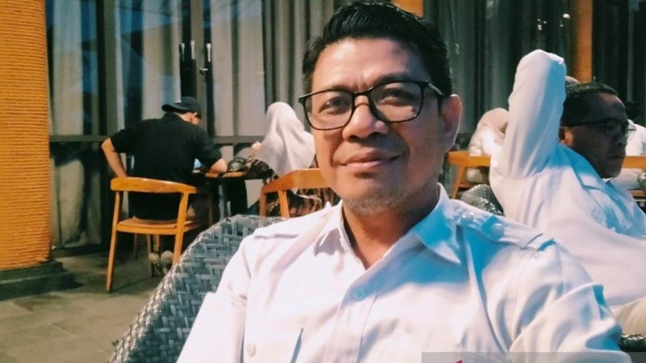 Bupati Dompu Bambang Firdaus mengeluarkan larangan perluasan jagung di kawasan lindung dan berbahaya. Kebijakan ini demi menjaga kelestarian lingkungan dan mencegah bencana hidrometeorologi.