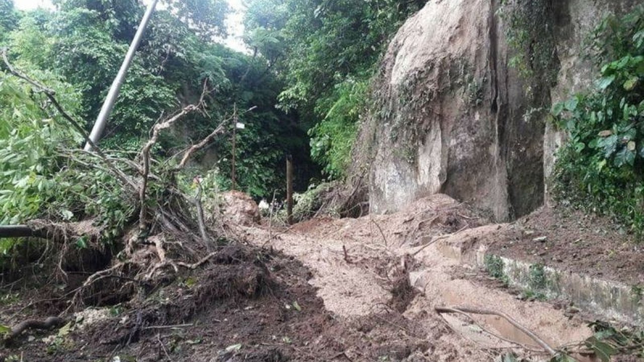 Pemerintah menegaskan Prioritas Penanganan Bencana banjir dan longsor di Aceh serta Sumatera, fokus pada warga terdampak dan pemulihan wilayah. Waspada cuaca ekstrem!