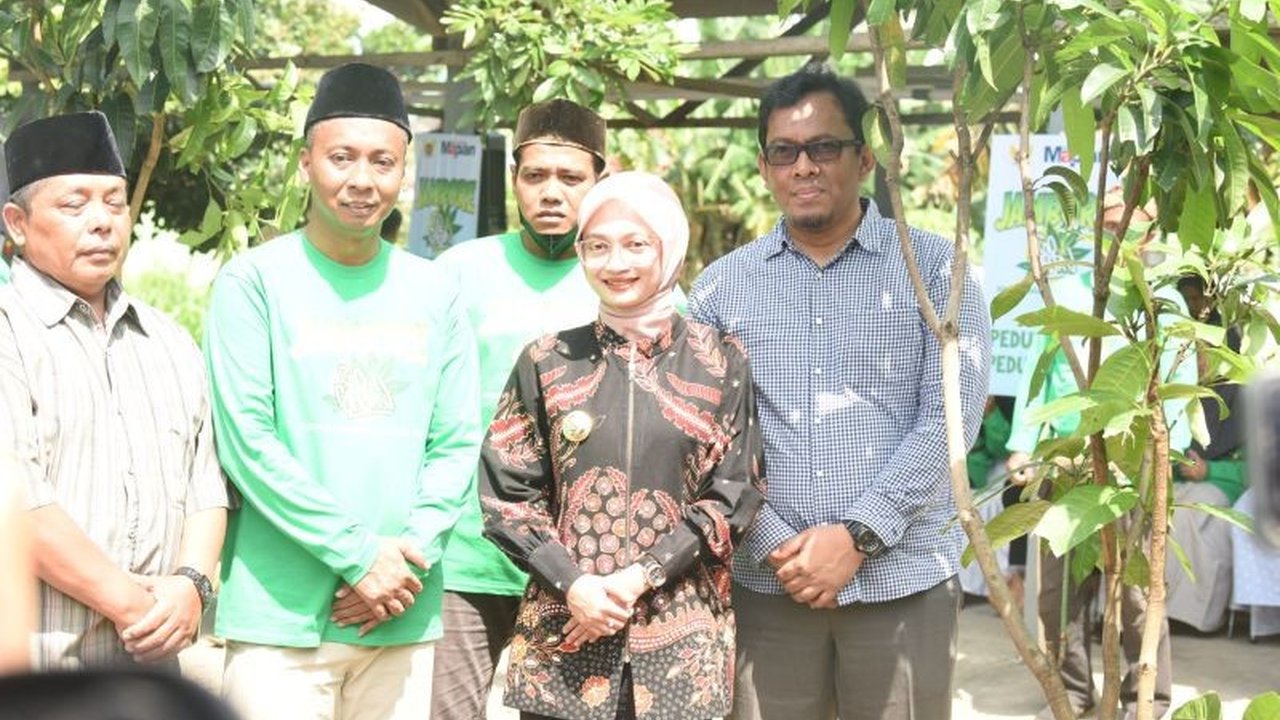 Pemerintah Kota Kediri menginisiasi Jambore Go Green untuk mendorong peran aktif Remaja Masjid Jaga Lingkungan, melalui aksi nyata dan edukasi pengolahan sampah.