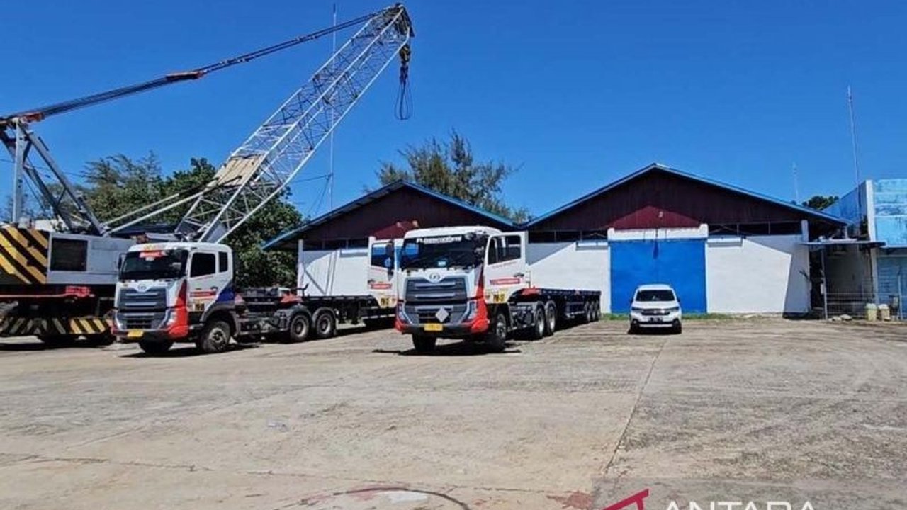 PT Pelindo Lhokseumawe menyiapkan dua gudang berkapasitas ribuan ton di Aceh Utara untuk menampung dan mendistribusikan logistik bagi korban banjir Aceh, memastikan bantuan segera tersalurkan.