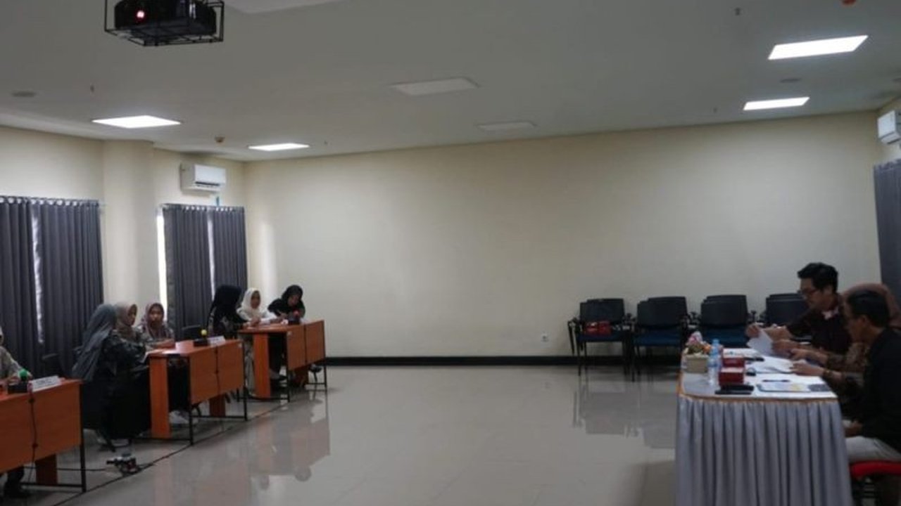 Puluhan pelajar SMA/sederajat di Magetan mengikuti lomba Cerdas Cermat Wawasan Kebangsaan dan Politik untuk memperdalam pemahaman nasionalisme dan kesadaran politik mereka.