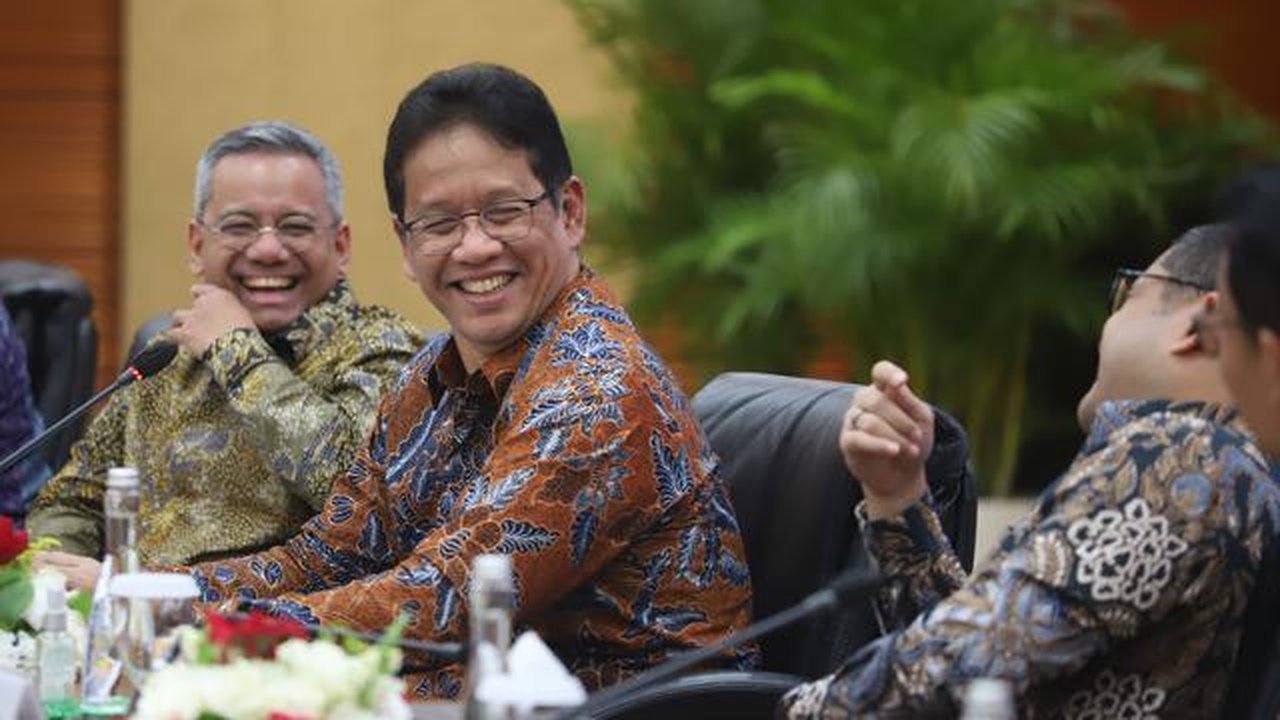 Menkeu Purbaya Yudhi Sadewa melaporkan Anggaran Pendapatan dan Belanja Negara (APBN) 2025 mengalami defisit sebesar Rp371,5 triliun atau 1,56 persen terhadap produk domestik bruto (PDB) per 3