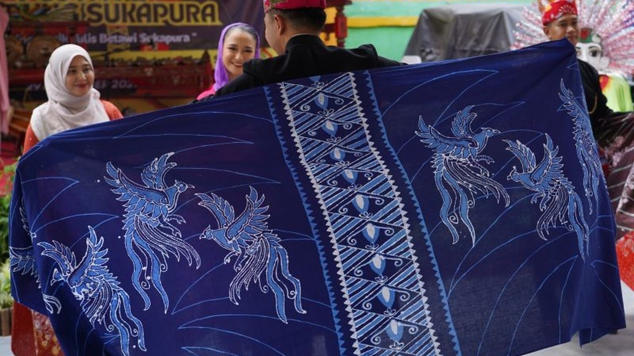 Pemerintah Kota Jakarta Utara memberikan dukungan penuh terhadap peluncuran Batik Sukapura pada Festival Kampung Sukapura 2025, sebagai langkah nyata pelestarian budaya Betawi dan pengembangan ekonomi kreatif di wilayah tersebut.