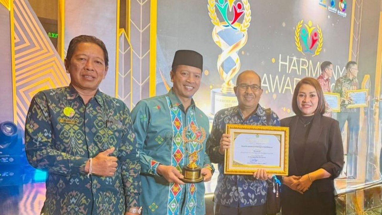 FKUB Denpasar berhasil meraih Harmony Award 2025, menempatkannya di peringkat ketiga nasional. Penghargaan ini menjadi bukti nyata komitmen Denpasar dalam menjaga toleransi beragama.