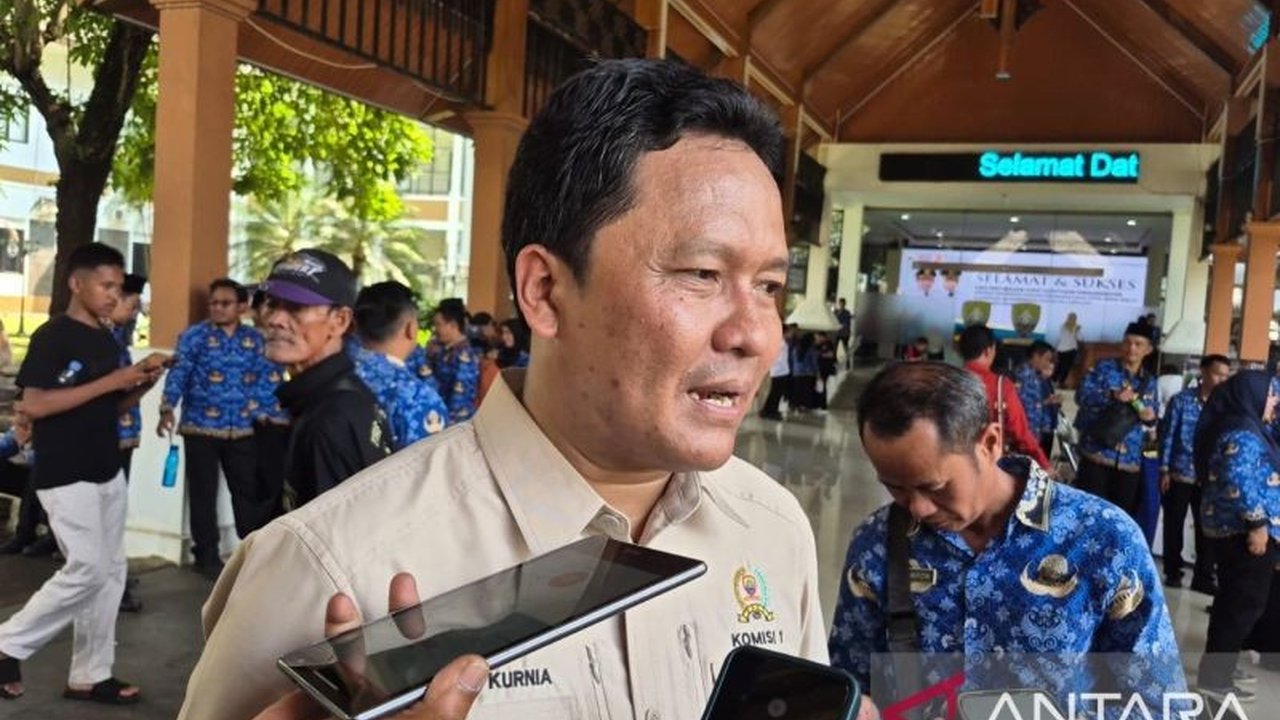 DPRD Sumedang secara tegas meminta Pemkab untuk menghentikan seluruh bentuk Larangan Rekrutmen Honorer dan non-ASN demi manajemen pemerintahan yang profesional dan tertib.