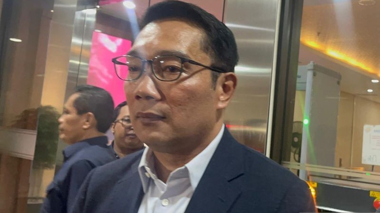 Mantan Gubernur Jabar Ridwan Kamil dicecar 12 pertanyaan oleh Polri terkait hasil Tes DNA Ridwan Kamil yang membantah klaim selebgram Lisa Mariana. Apa hasilnya?