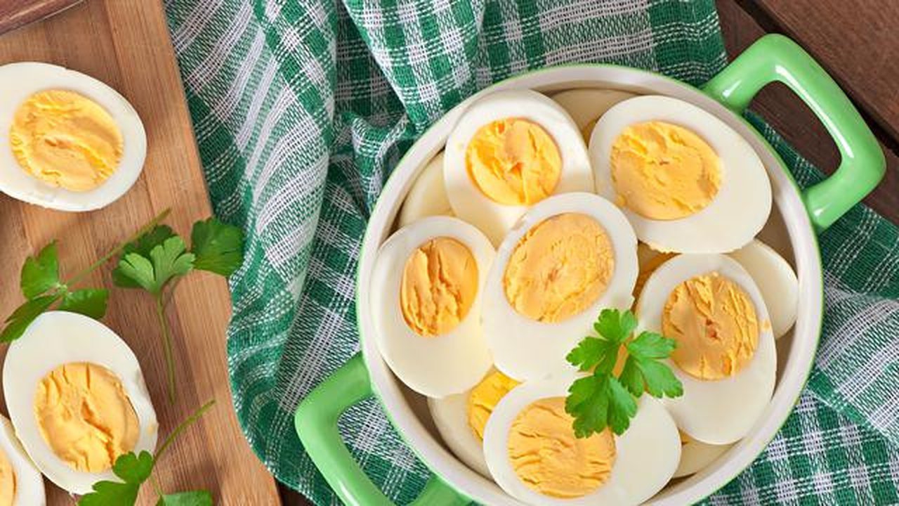 Bahkan, olahan telur rebus ternyata dapat menjadi menu diet, lho, Sahabat Fimela! [Dok/freepik.com/timolina]