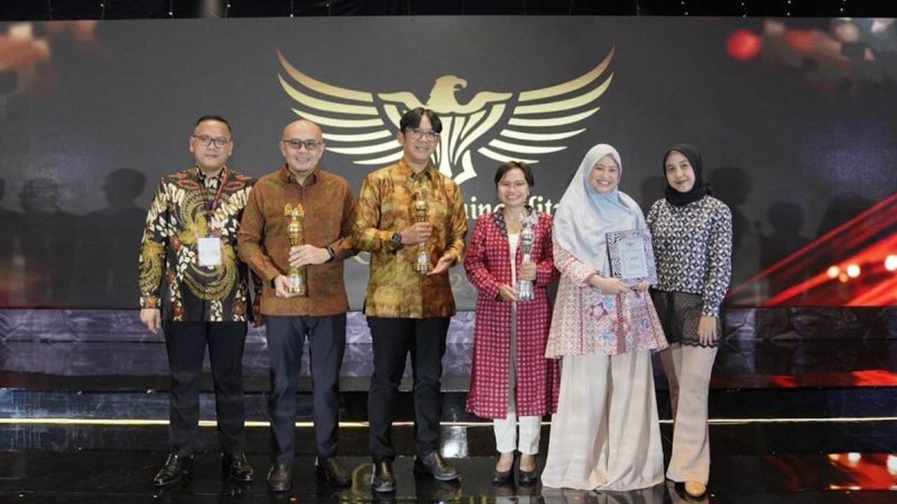 PT Semen Indonesia (Persero) Tbk (SIG) berhasil meraih dua penghargaan Gold dalam ajang Asia Sustainability Reporting Rating (ASRRAT) 2025, menegaskan komitmennya terhadap praktik bisnis berkelanjutan dan akselerasi transisi industri hijau.