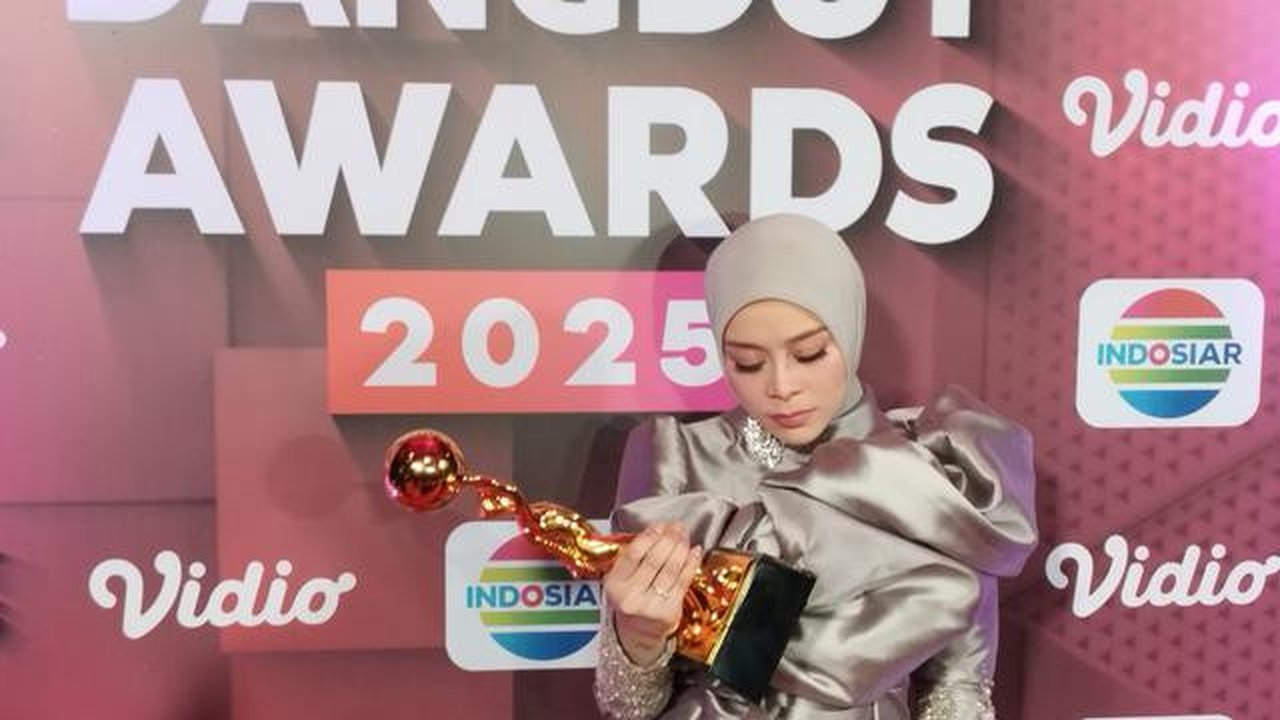 Lesti Kejora berjaya di Indonesian Dangdut Awards (IDA) 2025. Ia mengukuhkan dominasi dengan menang kategori Penyanyi Dangdut Solo Wanita Terpopuler.