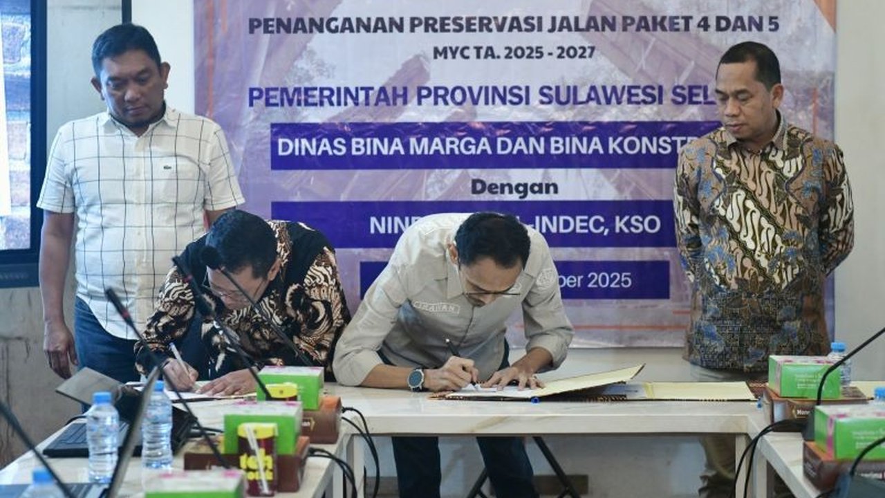 Pemerintah Provinsi Sulawesi Selatan (Pemprov Sulsel) resmi menandatangani kontrak preservasi jalan senilai Rp1 triliun, menjanjikan perbaikan signifikan. Proyek ini akan menyentuh lebih dari 500 kilometer jalan provinsi.