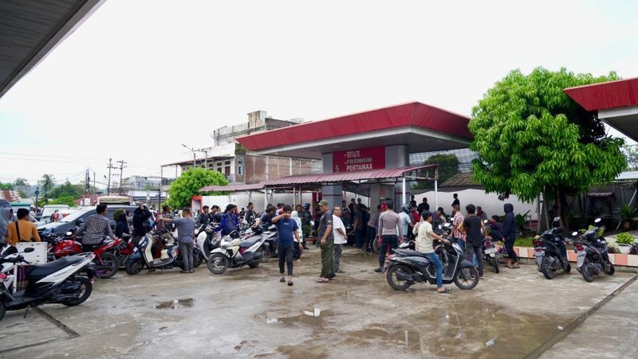 BPH Migas terus memulihkan distribusi BBM di daerah terdampak bencana di Aceh, Sumatera Utara, dan Sumatera Barat, memastikan ketersediaan energi vital untuk penanganan darurat.