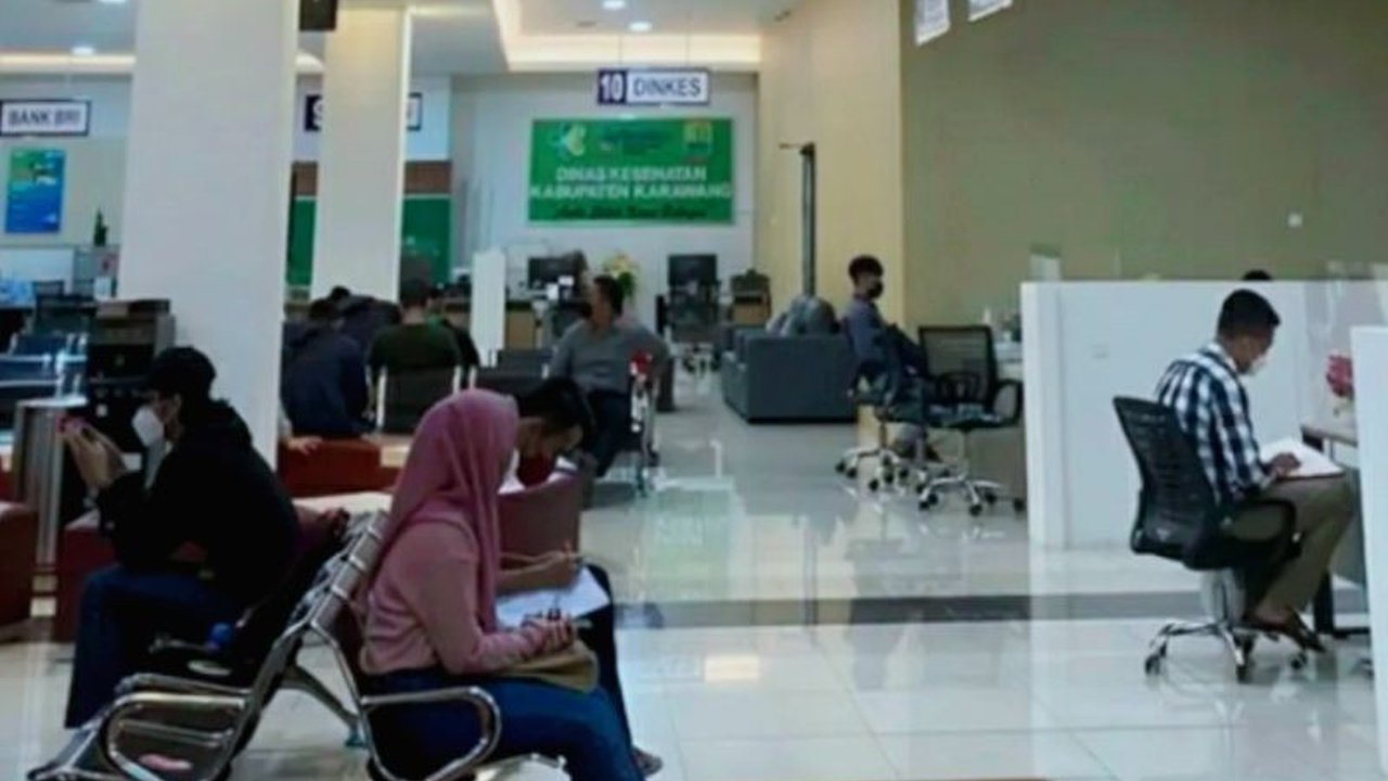 Pemerintah Kabupaten Karawang berkomitmen meningkatkan kualitas layanan publik dengan membangun Mal Pelayanan Publik Cikampek, yang akan beroperasi pada 2026 untuk masyarakat di wilayah timur.