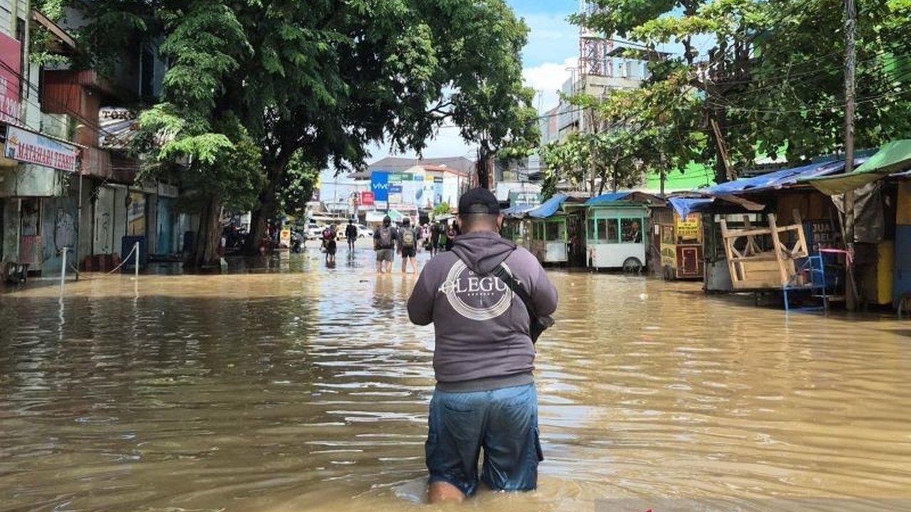 Pemerintah Kabupaten Bandung resmi memberlakukan status Tanggap Darurat Banjir Longsor Bandung hingga 19 Desember 2025 menyusul bencana yang melanda 14 kecamatan. Waspada cuaca ekstrem!