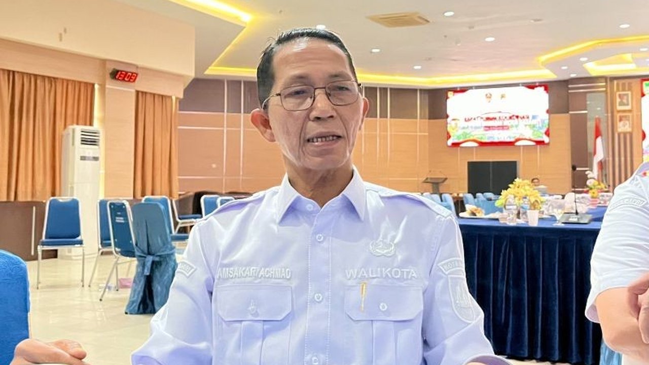 Pemerintah Kota Batam berkomitmen kuat untuk melanjutkan program perlindungan bagi 24 ribu pekerja rentan di sektor informal hingga tahun 2026, memastikan jaminan sosial bagi mereka yang paling membutuhkan.