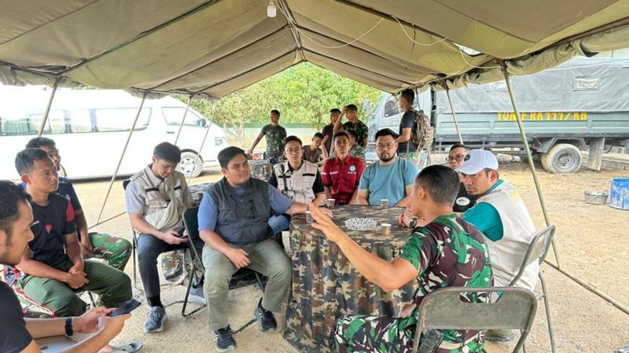 Universitas Airlangga (Unair) menerjunkan tim medis ke Aceh Tamiang untuk tangani korban banjir dan longsor, fokus pada layanan kegawatdaruratan dan kelompok rentan.