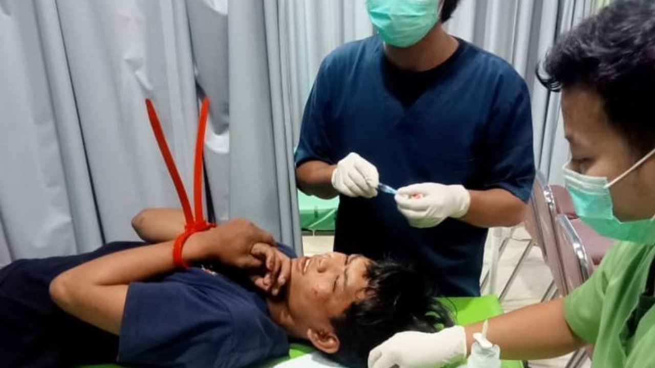 Polsek Cilincing intensif memburu dua DPO pelaku curanmor bersenjata api Cilincing yang berhasil digagalkan warga, sementara satu pelaku telah diamankan beserta airsoft gun.