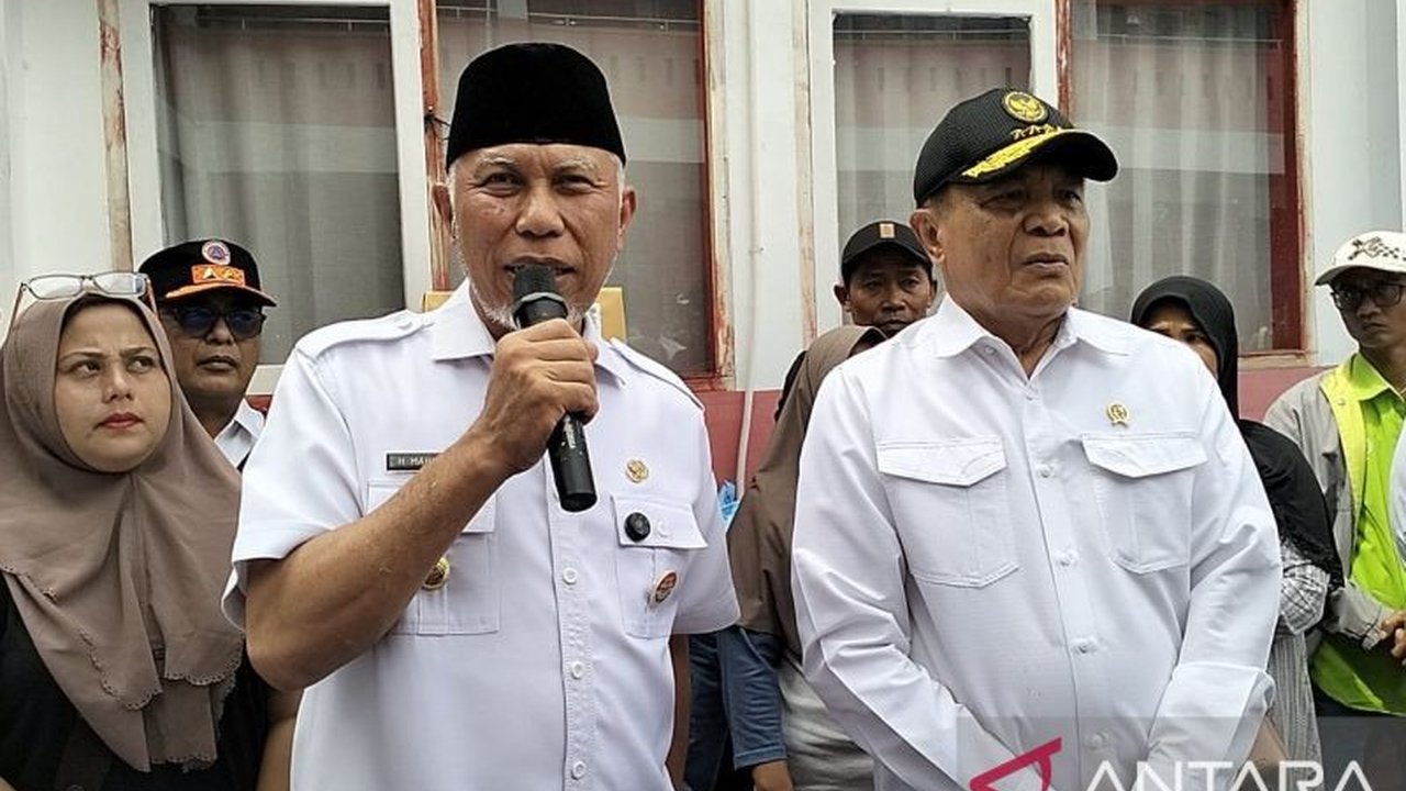 Gubernur Sumatera Barat Mahyeldi instruksikan TPID dan instansi terkait untuk memeriksa rantai distribusi pangan serta stok harian pascabencana hidrometeorologi, guna mencegah penimbunan dan menjaga stabilitas harga.