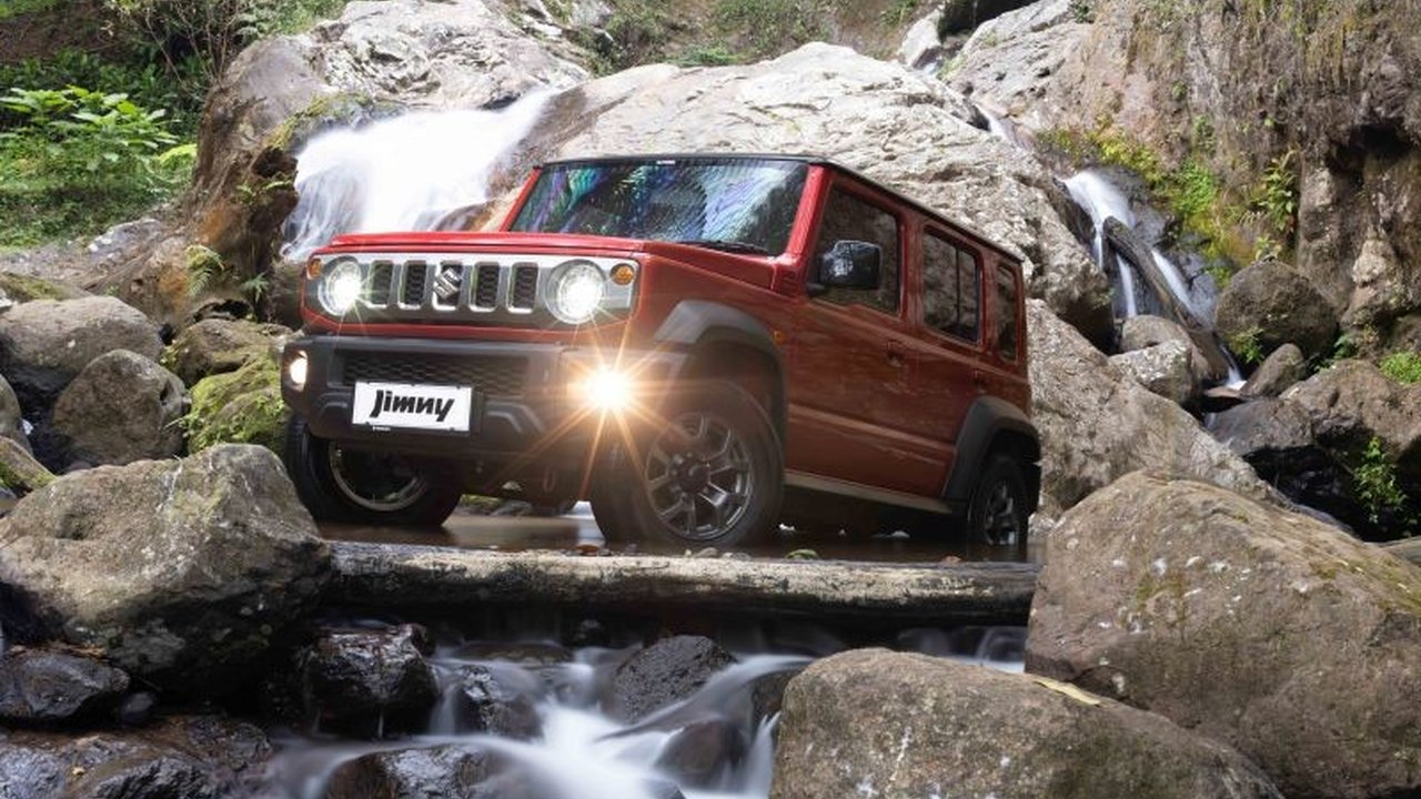PT Suzuki Indomobil Sales (SIS) menghadirkan Jimny Custom Contest sebagai wadah ekspresi bagi para pemilik kendaraan legendaris Suzuki di Indonesia. Ajang ini menampilkan beragam modifikasi Jimny.