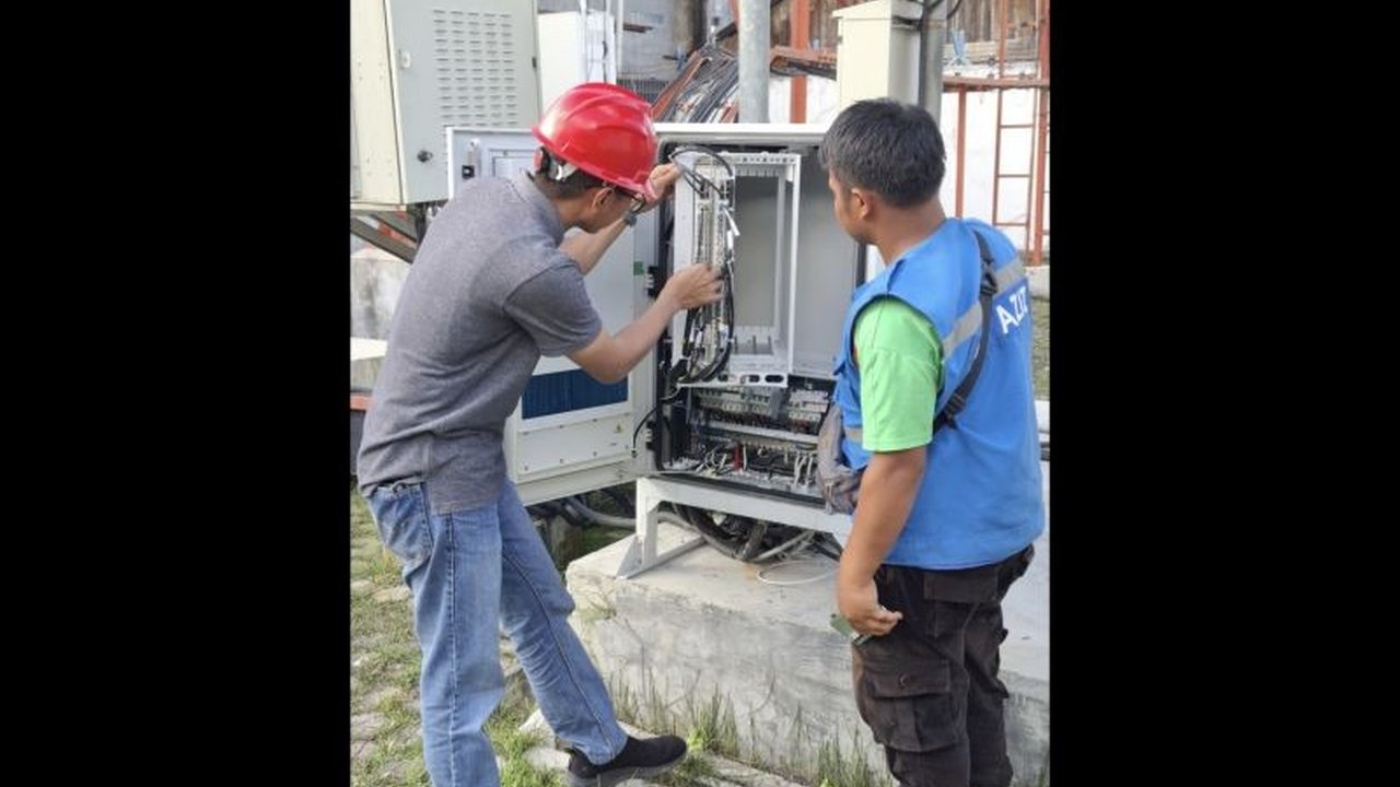 Telkomsel Pulihkan Jaringan Aceh Tengah pasca banjir dan longsor, berhasil mengaktifkan 3 site penuh dan terus berupaya memulihkan 19 site lainnya, memastikan konektivitas tetap terjaga untuk masyarakat.