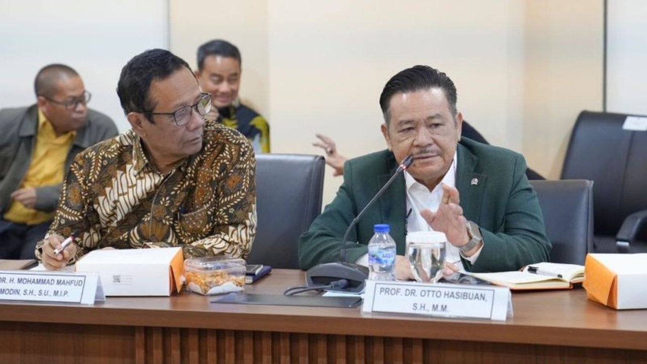 Wakil Menteri Koordinator Otto Hasibuan menyatakan Komisi Percepatan Reformasi Polri masih menanti masukan operasional dan solusi konkret dari masyarakat untuk percepatan reformasi.