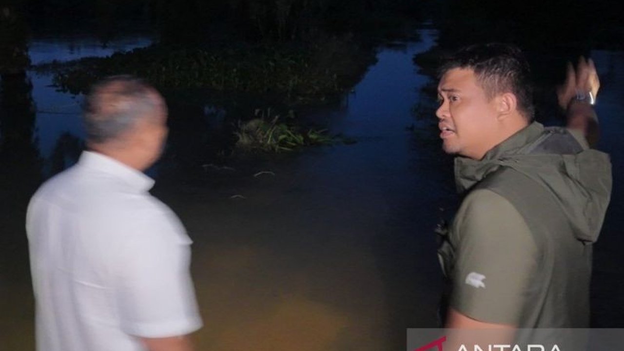 Gubernur Sumut Bobby Nasution meminta Dinas PUPR segera mempercepat perbaikan tanggul jebol di Langkat. Warga terdampak banjir berharap penanganan cepat agar aktivitas kembali normal.