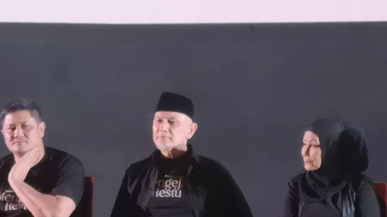 Aktor Hengky Tornando membeberkan konflik film Mengejar Restu yang berpusat pada wasiat pesantren mengikat, menciptakan masalah besar dalam rumah tangga Fais dan Dania. Penasaran bagaimana wasiat ini memicu drama?