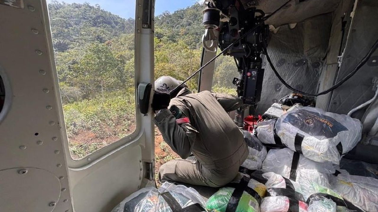 Kodam I/BB kirim logistik helikopter ke desa terisolasi di Tapanuli Utara (Taput) untuk memastikan bantuan cepat sampai pasca-bencana banjir dan longsor.