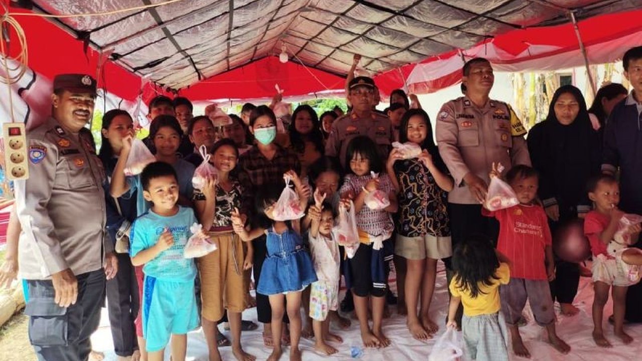 SPPG Yayasan Kemala Bhayangkari Cabang Sibolga menyalurkan 2.000 paket Bantuan Makanan Anak Sibolga bagi korban banjir dan tanah longsor. Simak detail lokasi penyaluran dan dampaknya.