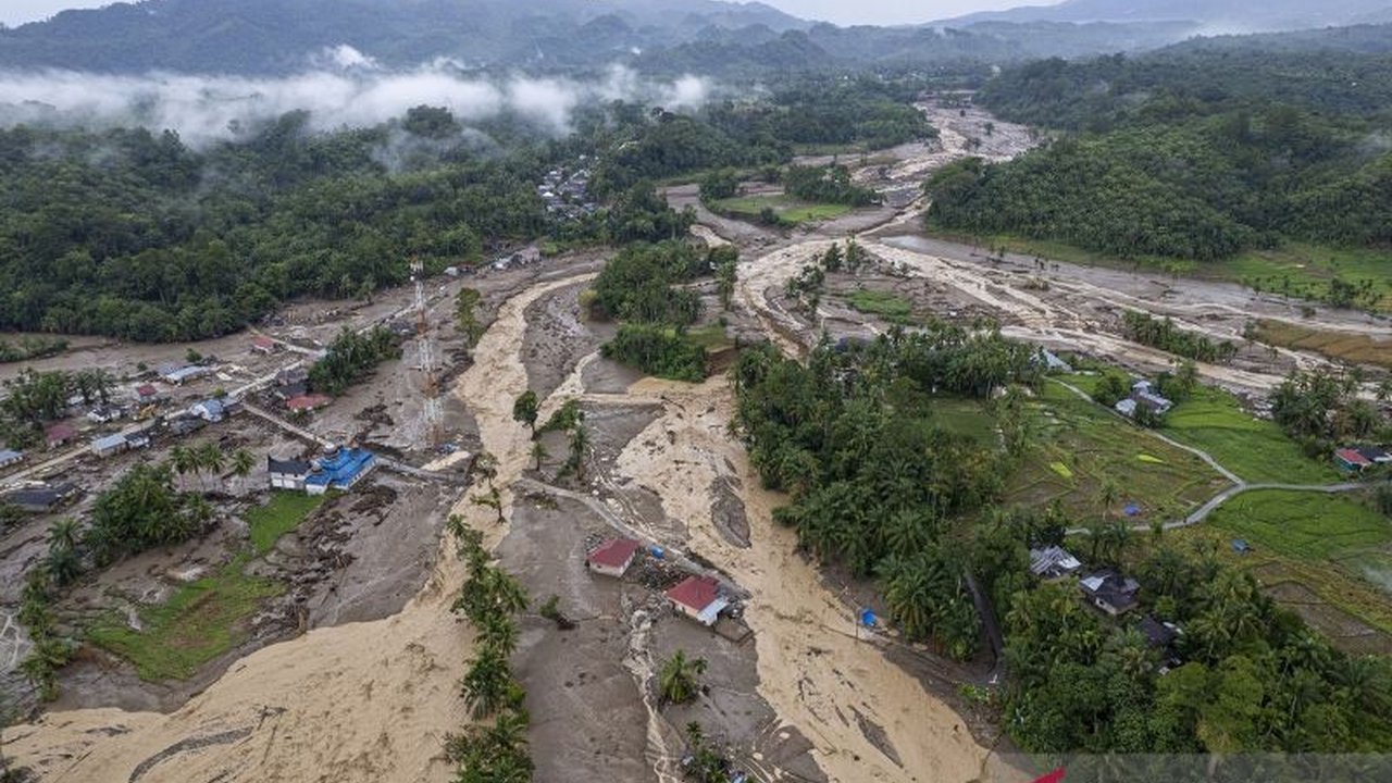 Pemerintah bergerak cepat pulihkan Sumatera pascabencana banjir bandang dan longsor yang melanda Aceh, Sumut, dan Sumbar. Berbagai upaya lintas kementerian dikerahkan demi pemulihan akses dan bantuan.