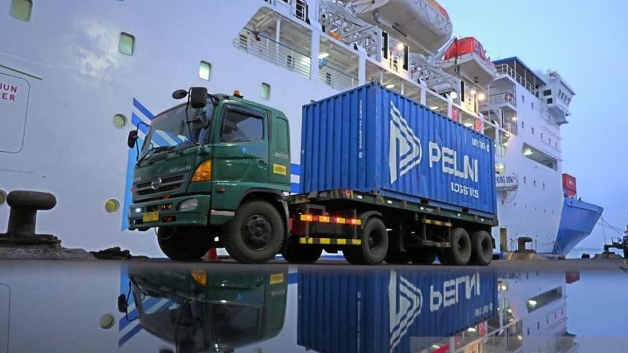 Pelni Pontianak memastikan kelaikan kapal untuk angkutan Natal Tahun Baru 2026 dengan penambahan kapasitas penumpang, sekaligus membuka layanan pengiriman bantuan gratis bagi korban bencana di Sumatera Utara.