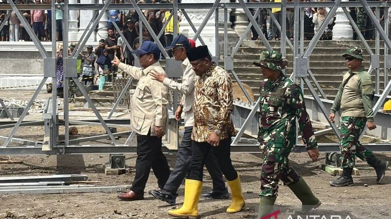 Presiden Prabowo Subianto memastikan Penghapusan Utang KUR Petani Aceh yang terdampak bencana alam, meringankan beban dan mempercepat pemulihan ekonomi lokal.