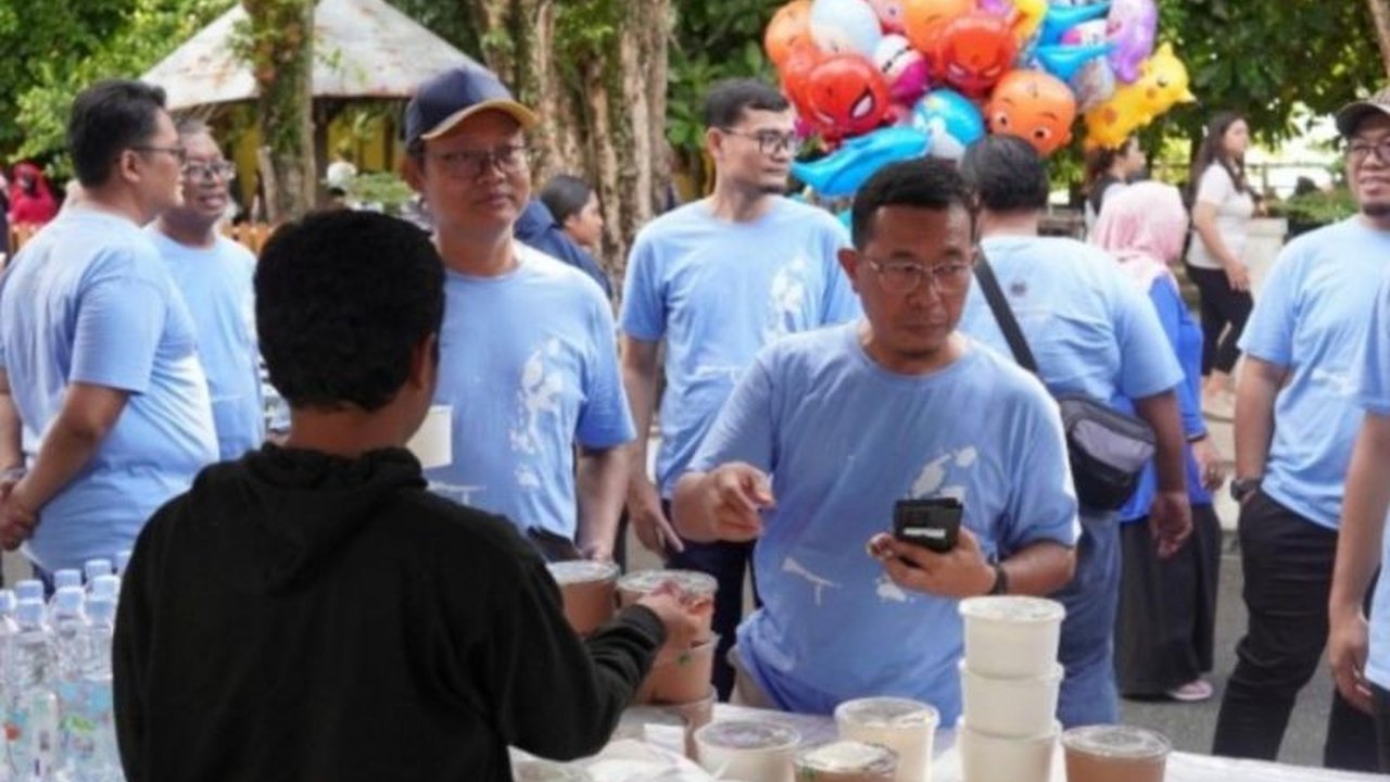 Perwakilan Kementerian Keuangan Provinsi Maluku Utara (DJPb Malut) menunjukkan komitmen kuat dalam penguatan UMKM melalui bazar di Ternate, menegaskan peran vital UMKM di tengah ketidakpastian ekonomi.