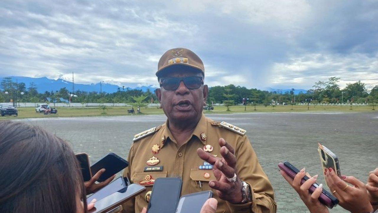 Bupati Mimika Johannes Rettob akan segera melakukan Pelantikan PTP Mimika bagi 12 pejabat yang lolos seleksi terbuka, menandai langkah awal pembenahan birokrasi sebelum akhir tahun 2025.