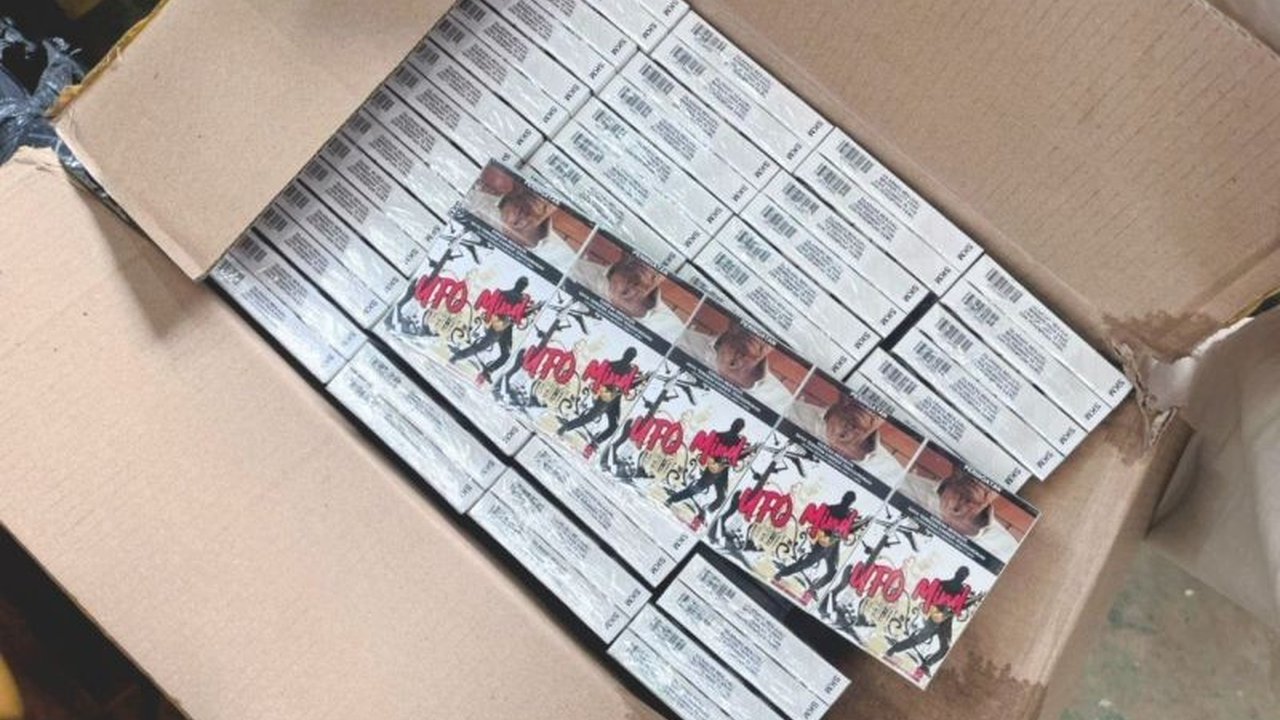 Bea Cukai Batam gagalkan penyelundupan rokok ilegal 414 ribu batang di Teluk Bintan. Penindakan ini hasil sinergi pengawasan dan informasi masyarakat, tegaskan komitmen Bea Cukai Batam.